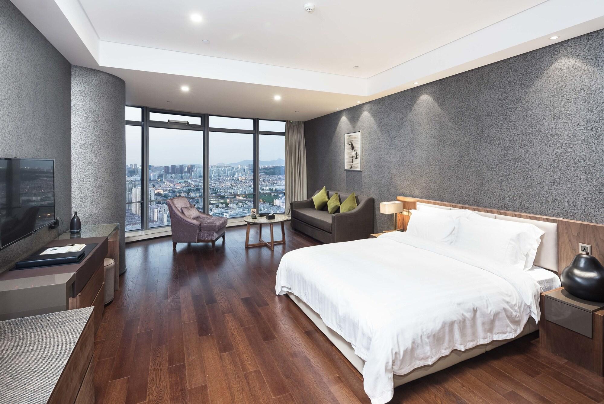 Grand Madison Qingdao Harbour-View Central（Former Qingdao Farglory Hotel） Экстерьер фото