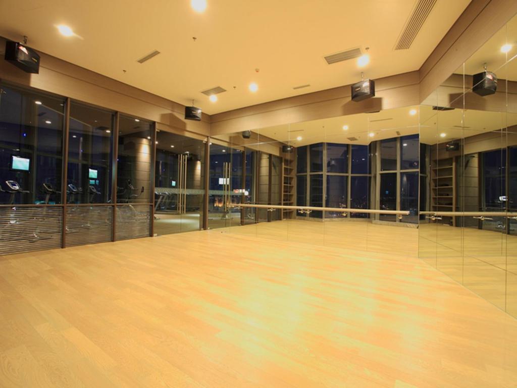 Grand Madison Qingdao Harbour-View Central（Former Qingdao Farglory Hotel） Экстерьер фото